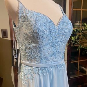 La Femme NWT Prom Dress